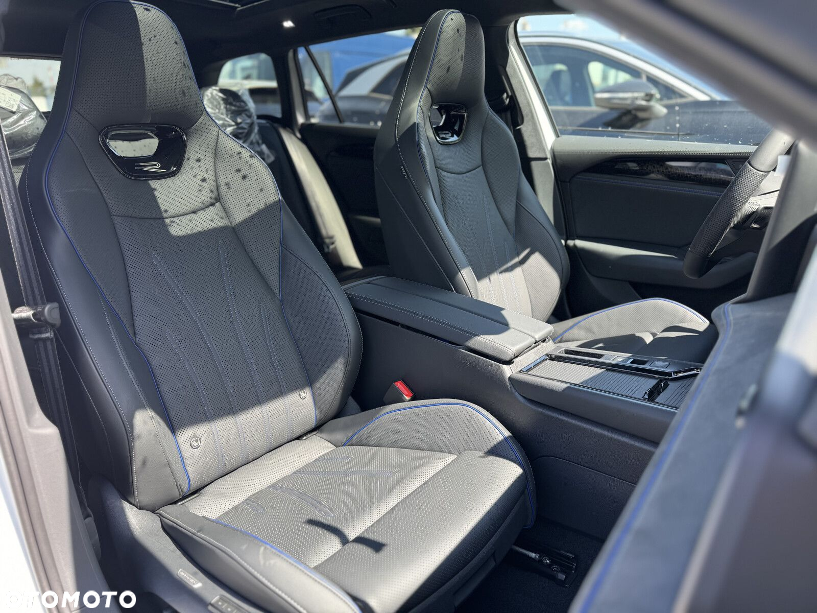 Volkswagen Passat - 25