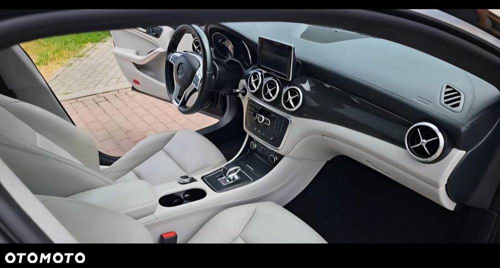 Mercedes-Benz CLA 45 AMG 4Matic 7G-DCT - 6
