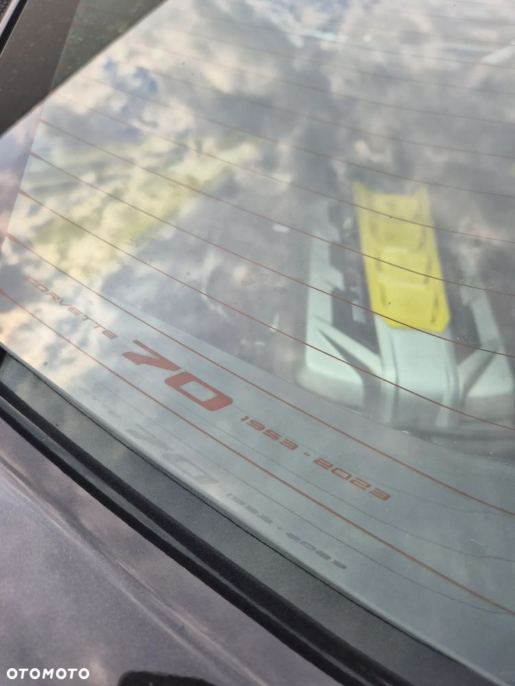 Chevrolet Corvette - 8