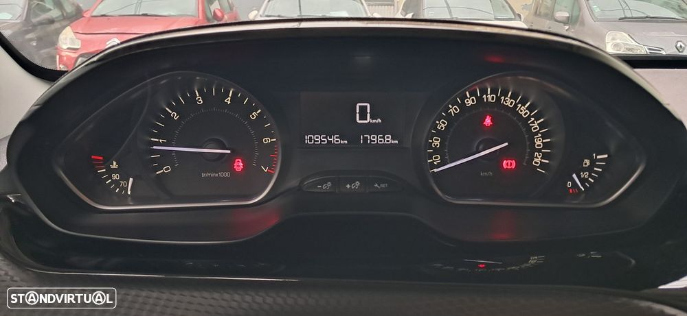 Peugeot 208 1.2 PureTech Style - 6