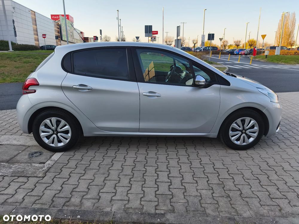 Peugeot 208 PureTech 82 Urban Move - 6