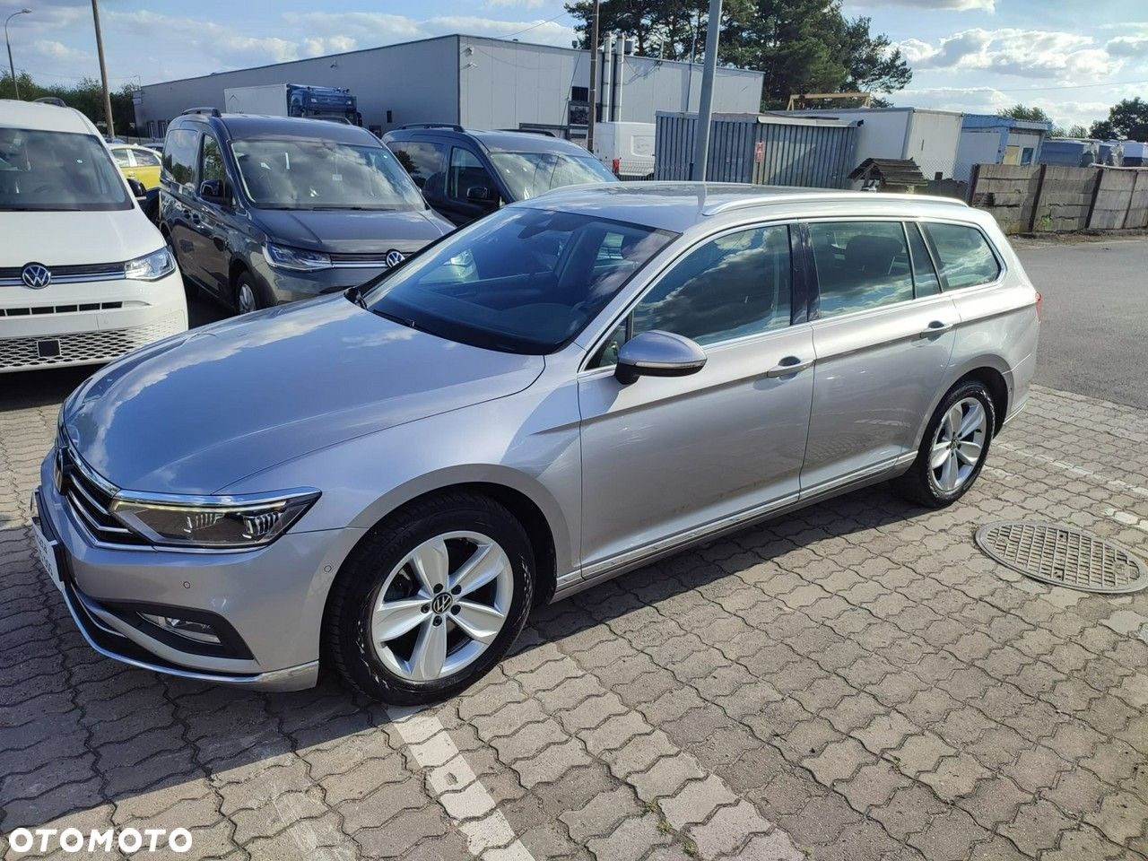 Volkswagen Passat - 28