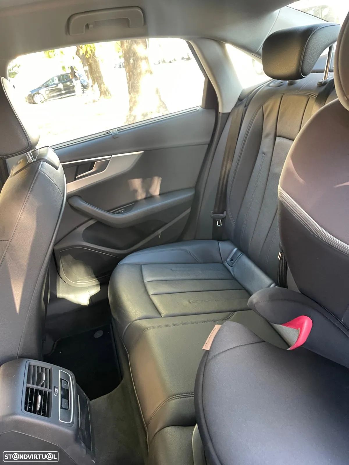Audi A4 2.0 TDI Advance - 1