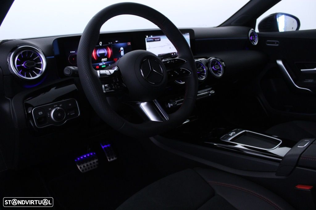 Mercedes-Benz A 250 e AMG Line - 21