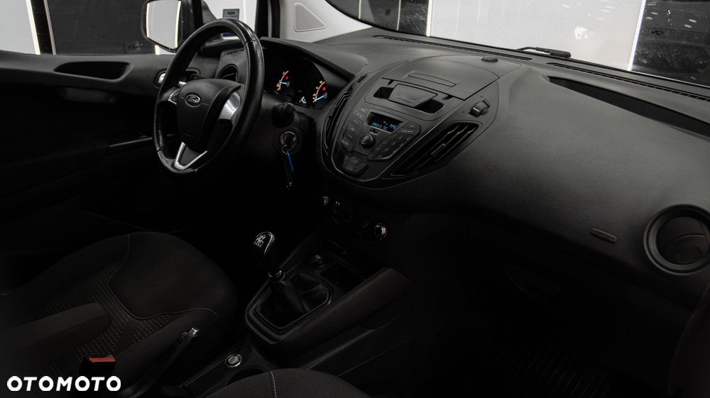 Ford Transit Courier - 18