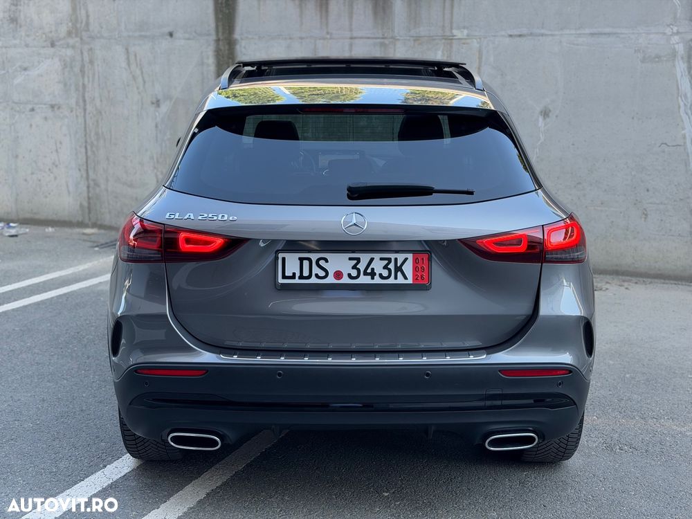 Mercedes-Benz GLA - 10