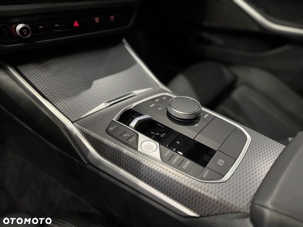 BMW Seria 3 330i xDrive M Sport sport - 11