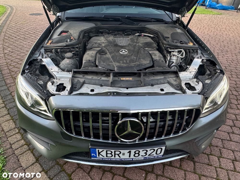 Mercedes-Benz Klasa E 400 4-Matic 9G-TRONIC - 15