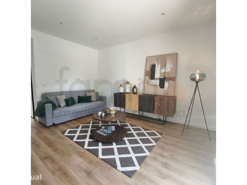APRESENTAMOS ESTE BELÍSSIMO APARTAMENTO TOTALMENTE REMODELADO EM BA... - Grande imagem: 4/13