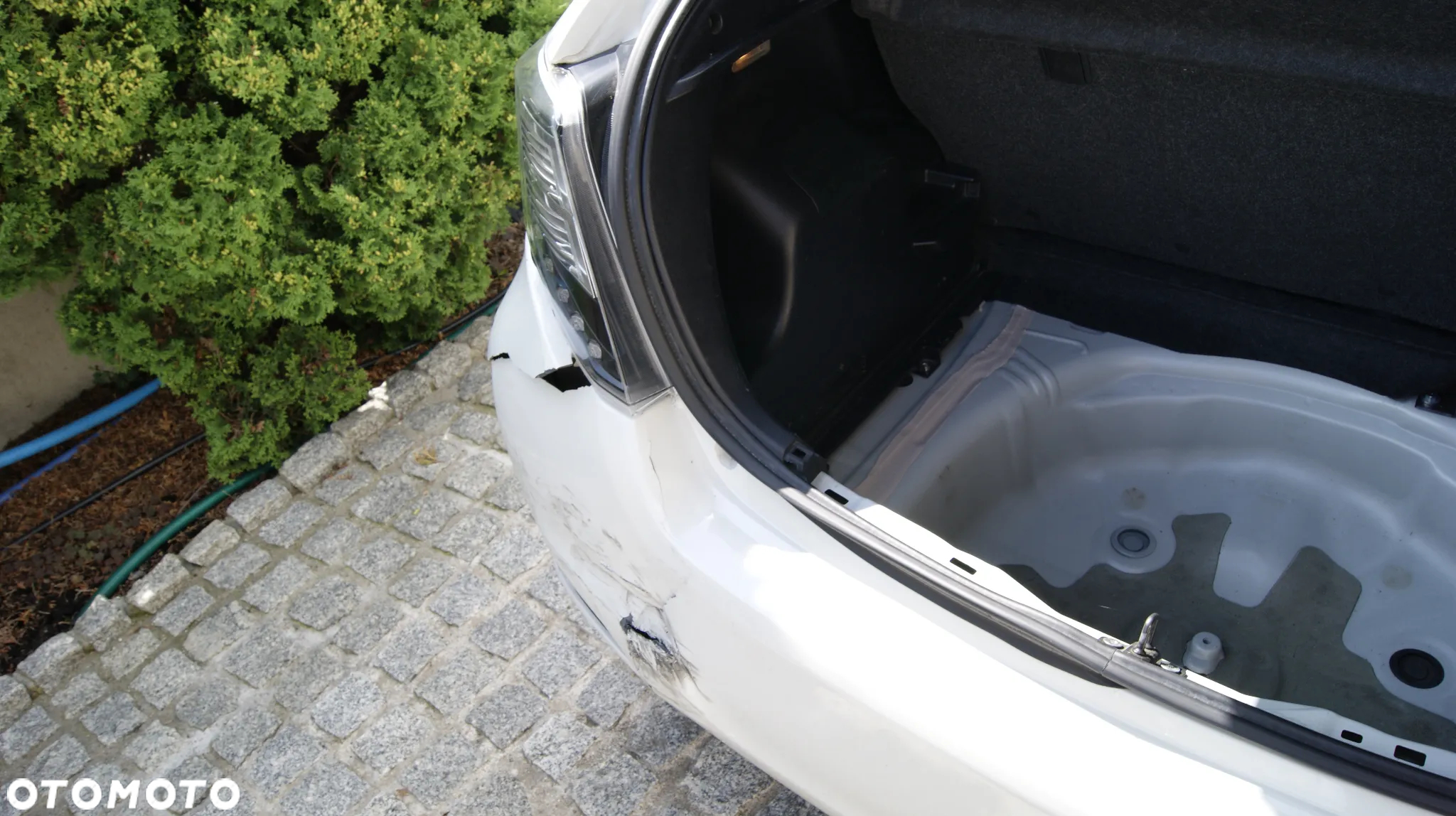 Toyota Yaris Hybrid 100 Dynamic - 13