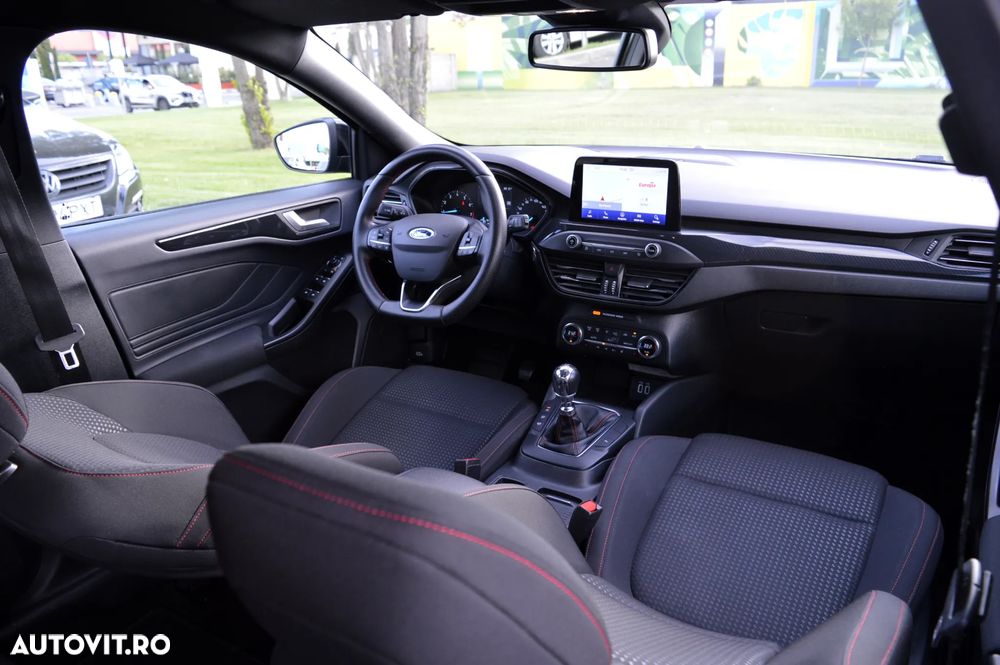 Ford Focus 1.0 EcoBoost Hybrid ST-LINE X - 5