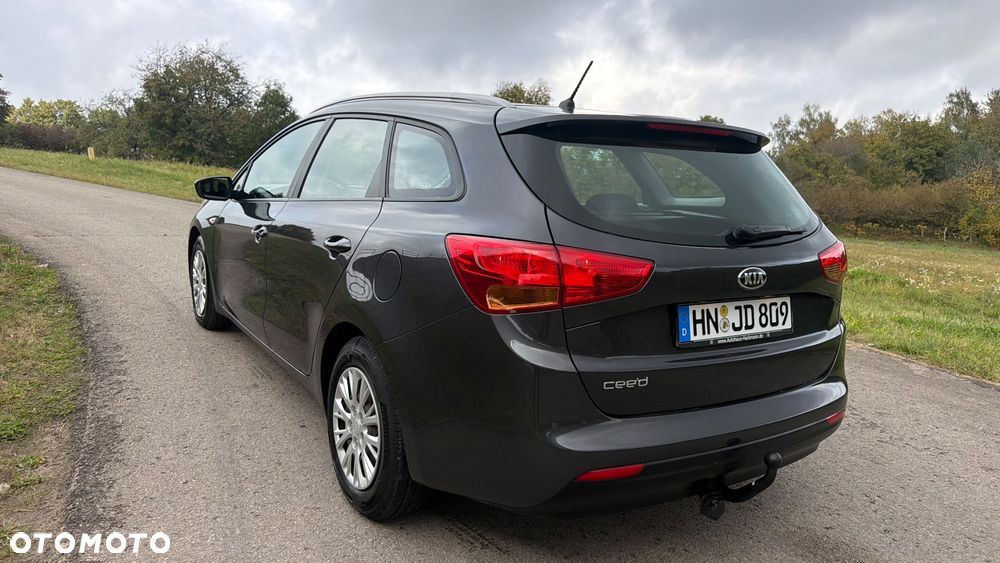 Kia Ceed - 9