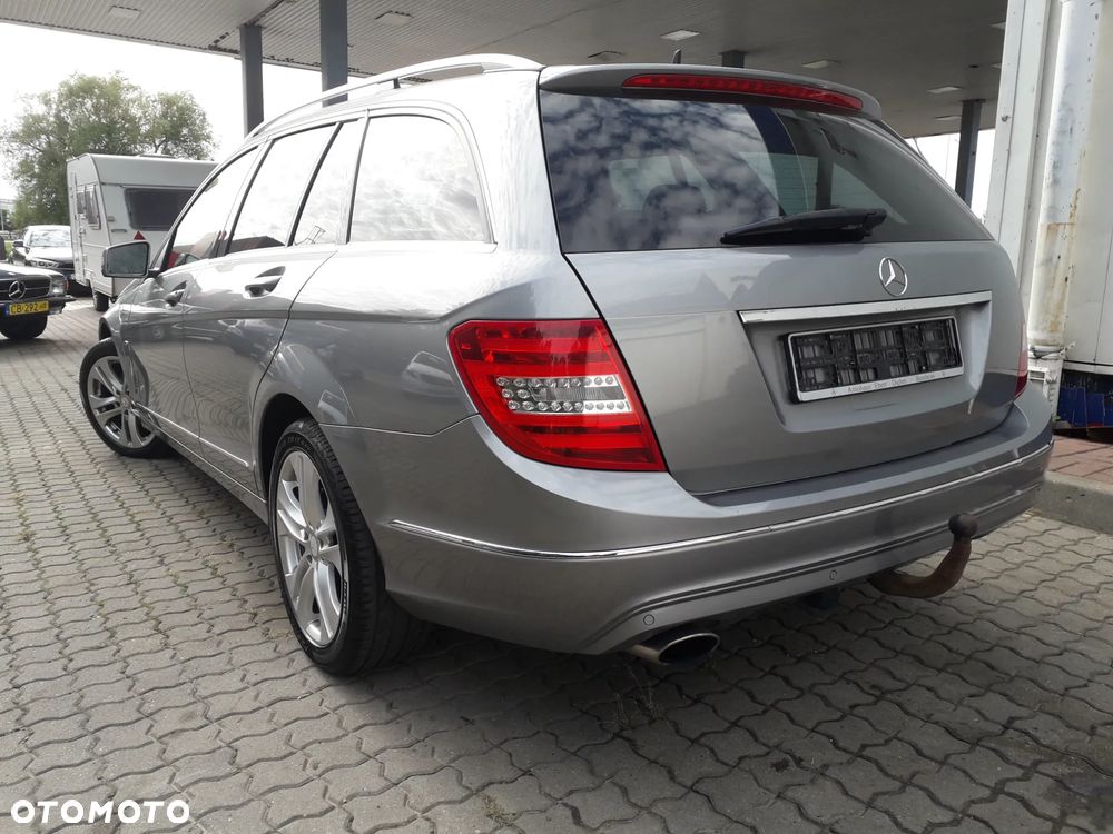 Mercedes-Benz Klasa C 220 CDI 4Matic 7G-TRONIC - 15