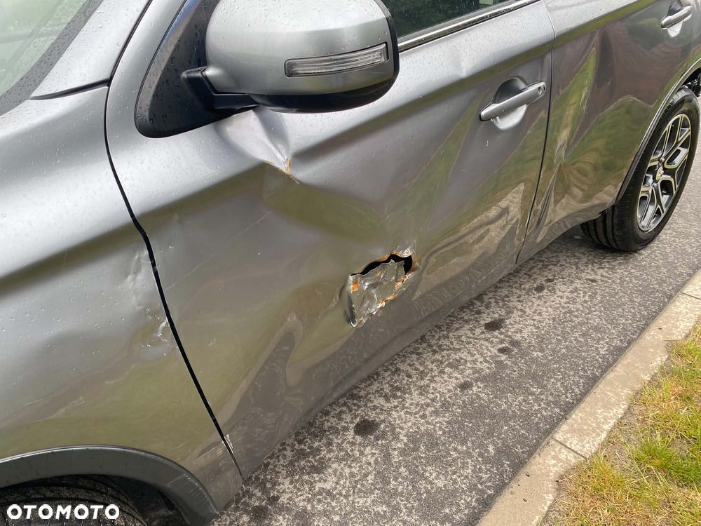 Mitsubishi Outlander - 32