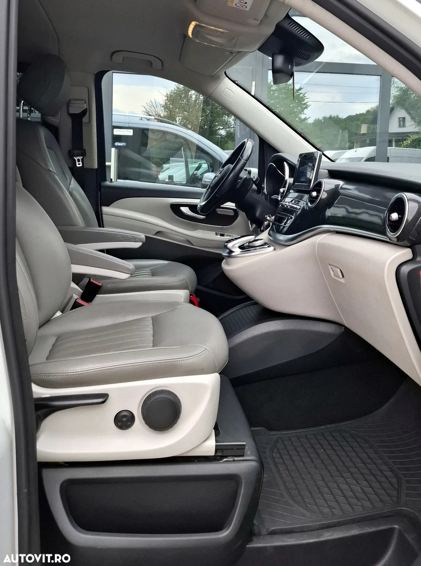 Mercedes-Benz V 220 (BlueTEC) d lang 7G-TRONIC - 11