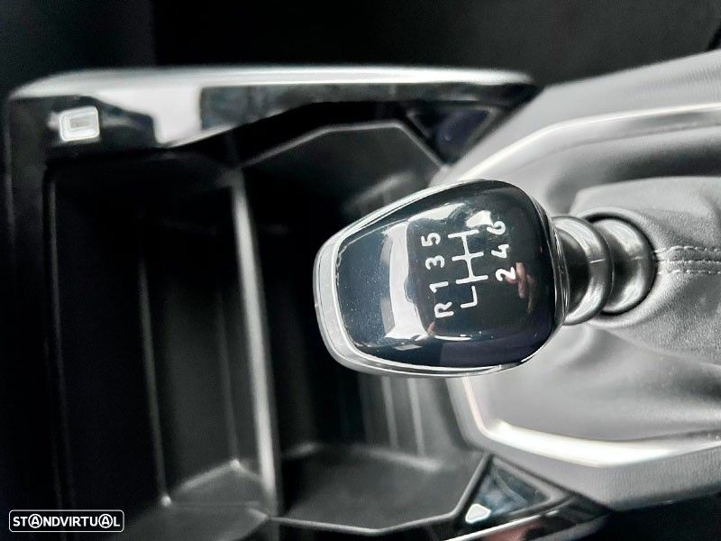 Peugeot 208 1.2 PureTech Style - 14