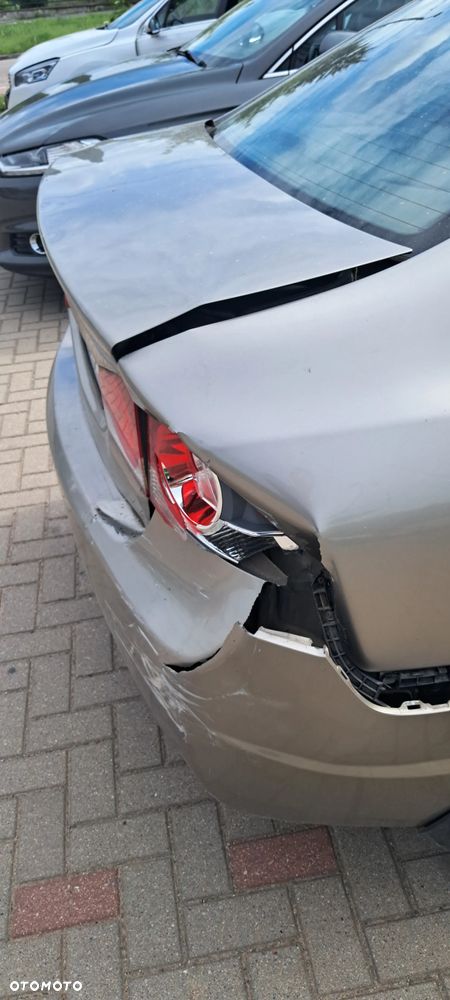 Honda Civic 1.8 Comfort - 11