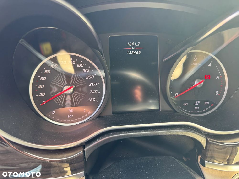Mercedes-Benz Klasa V 300 d 4-Matic Exclusive 9G-Tronic (d³ugi) - 16