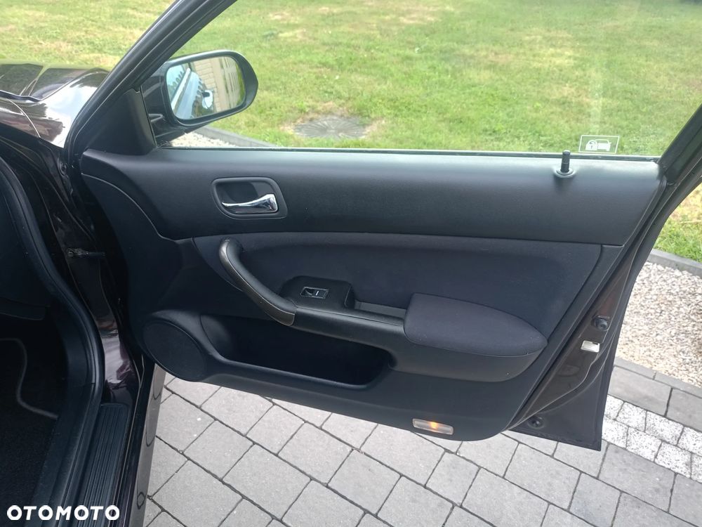 Honda Accord 2.0 i Sport - 25
