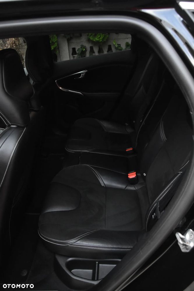 Volvo V40 D4 Drive-E R-Design Summum - 10
