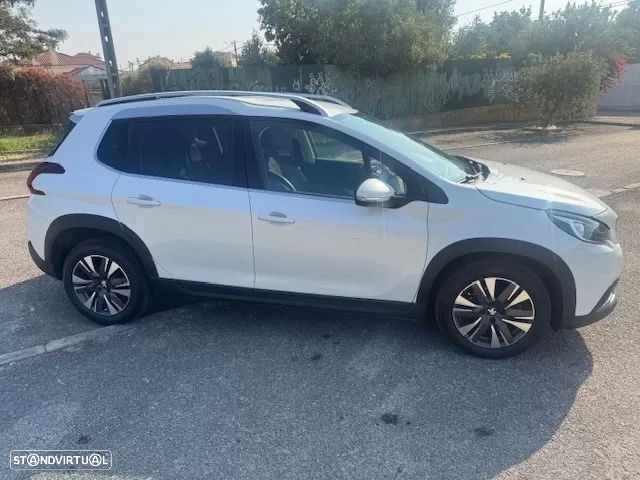 Peugeot 2008 1.2 PureTech Allure - 6