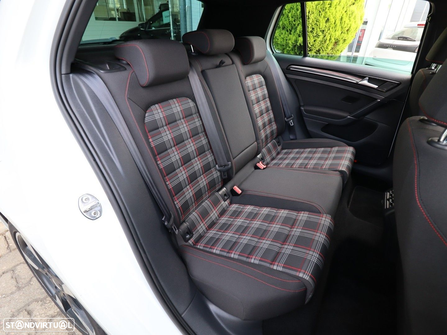 VW Golf 2.0 TSi GTi Performance - 11