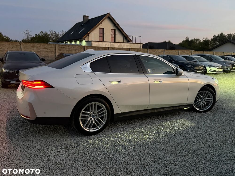 BMW Seria 5 530e xDrive - 18
