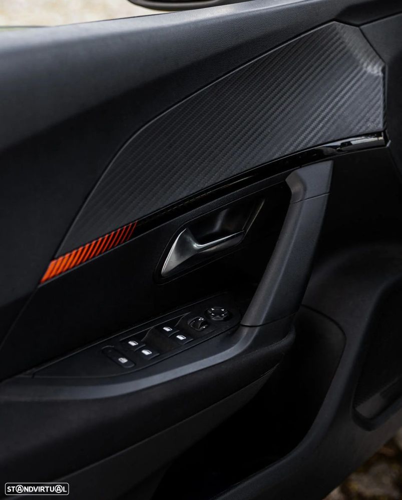 Peugeot 2008 PureTech 130 EAT8 Allure - 15