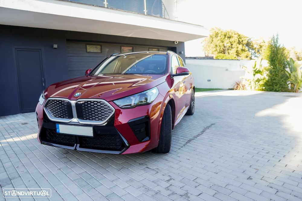 BMW iX2 eDrive20 Pack Desportivo M - 5