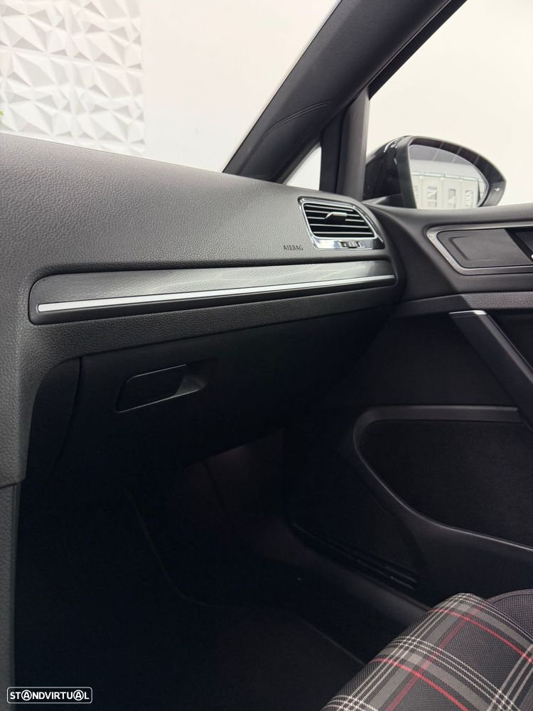 VW Golf 2.0 TSI GTI DSG Performance - 15