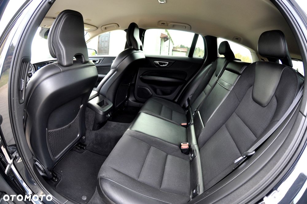 Volvo V60 D3 Geartronic Momentum Pro - 17