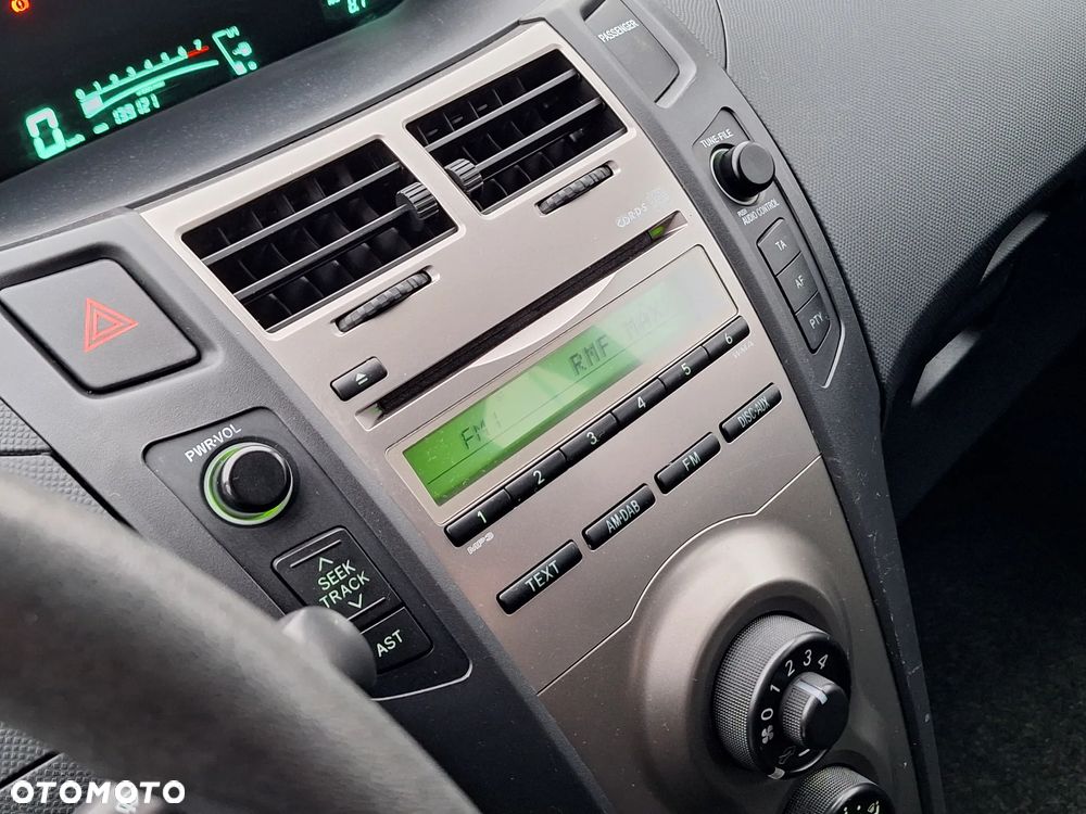 Toyota Yaris 1.0 VVT-i Sol - 13