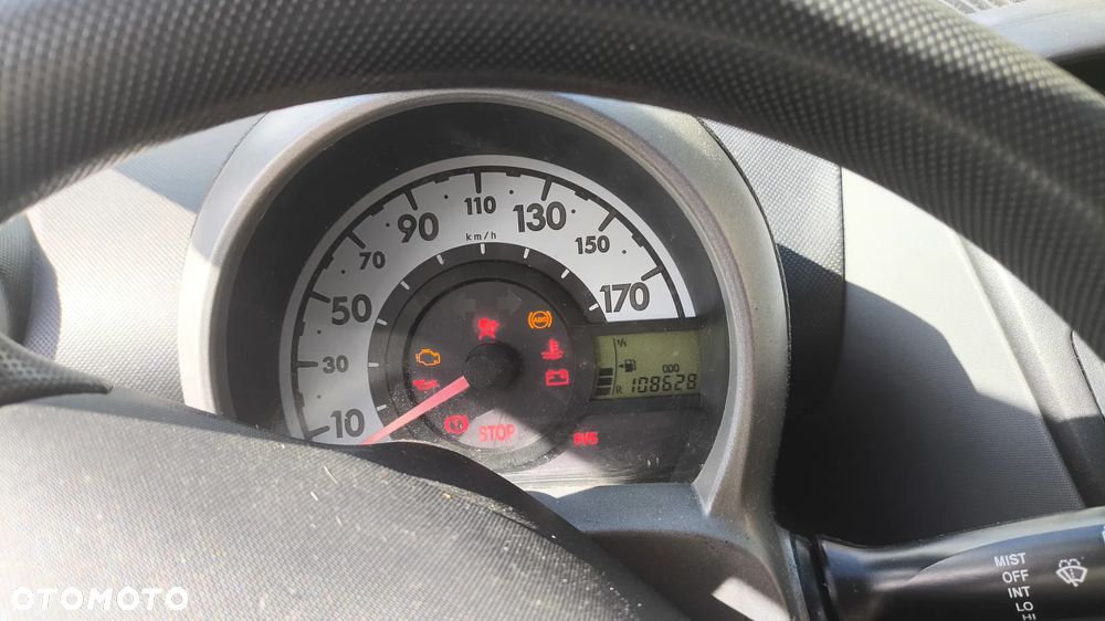 Peugeot 107 2006 photo 2
