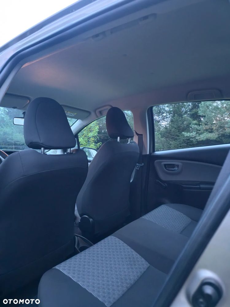Toyota Yaris - 24