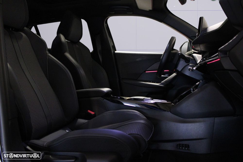 Peugeot e-2008 50 kWh GT - 15