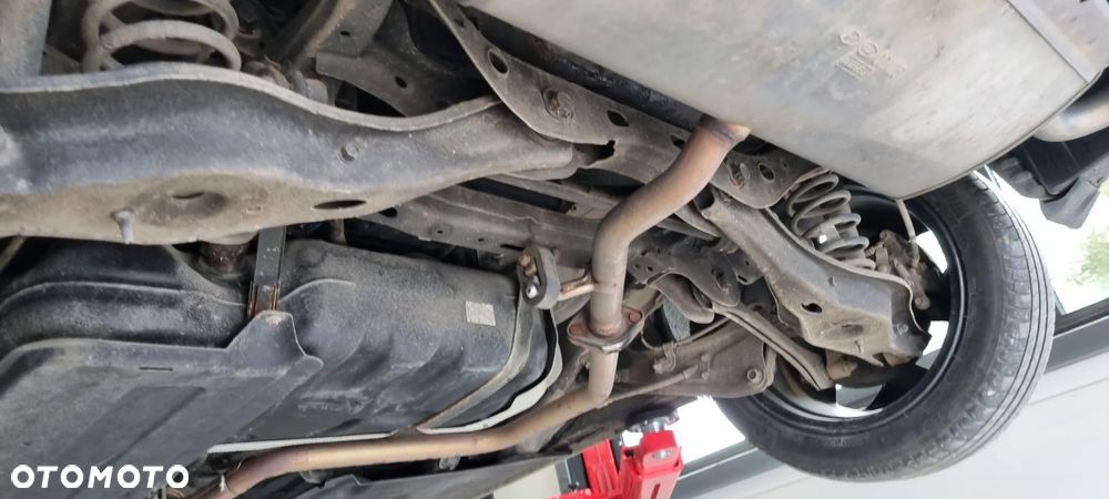 Kia Ceed - 32