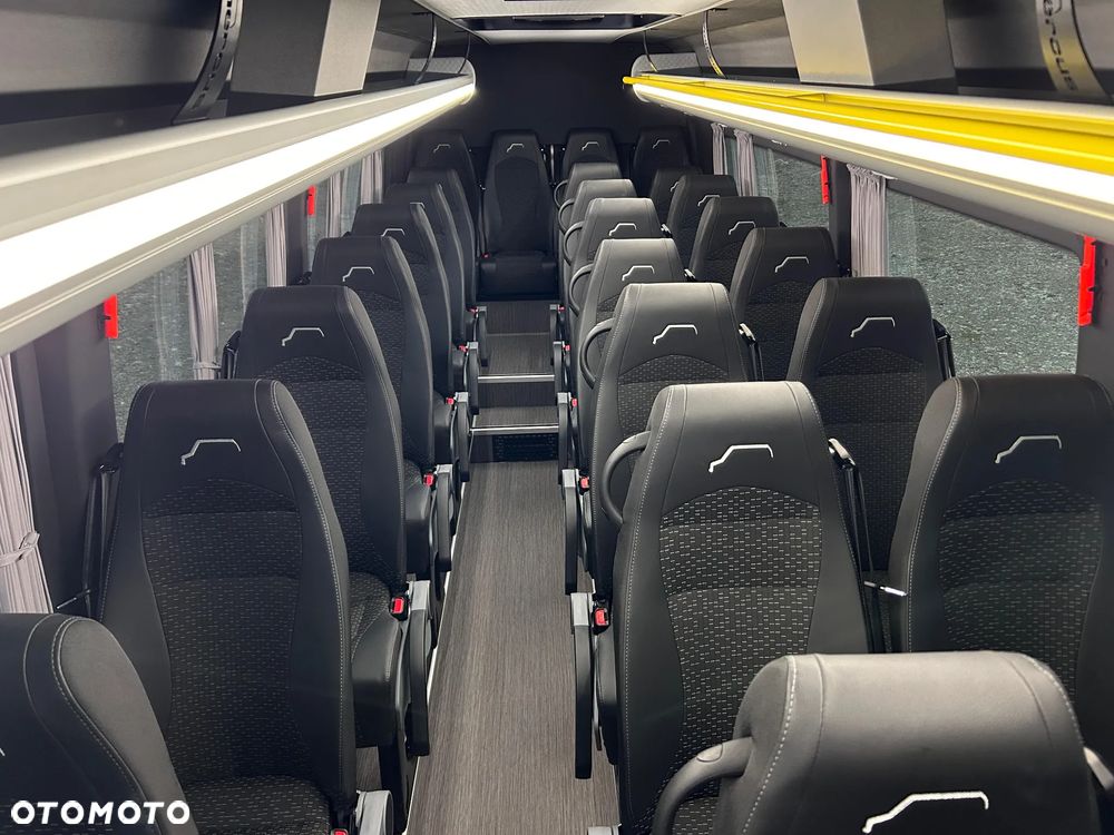 Mercedes-Benz Sprinter 519 - 21