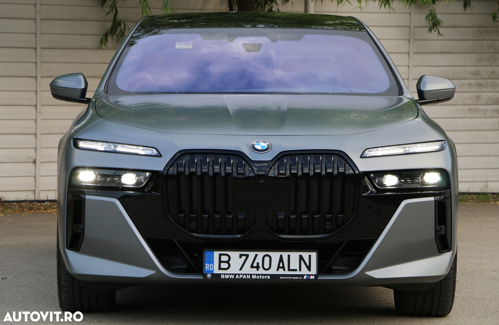 BMW Seria 7 740d xDrive MHEV - 14