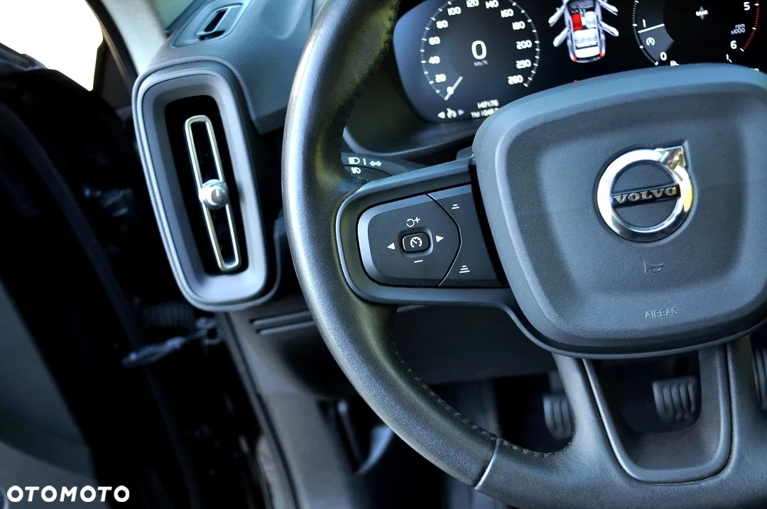 Volvo XC 40 D3 Momentum Pro - 33