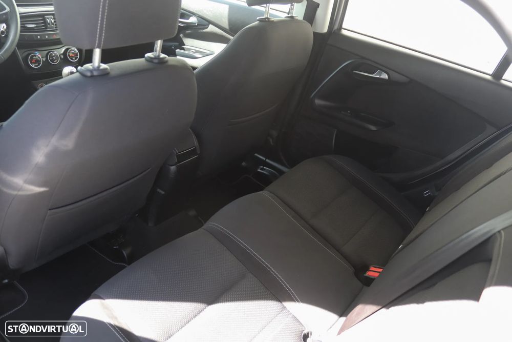 Fiat Tipo Station Wagon 1.3 M-Jet Lounge Tech - 22