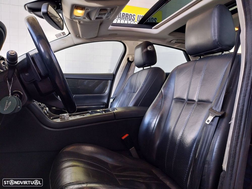 Jaguar XJ 3.0 D V6 LWB Premium Luxury - 4