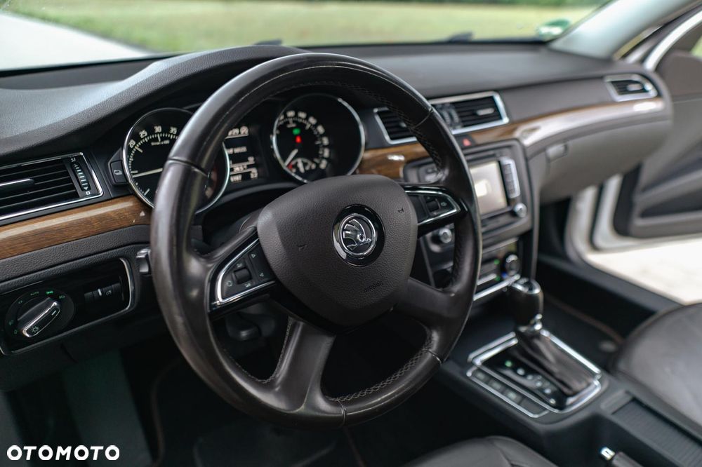 Skoda Superb 2.0 TDI L&K DSG - 22