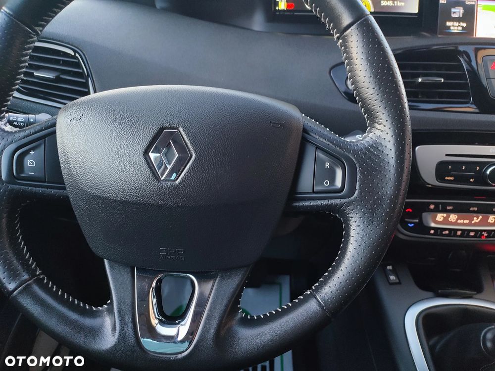 Renault Grand Scenic ENERGY TCe 130 BOSE EDITION - 38