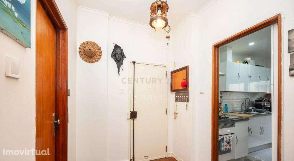 T1 +1 na Zona Central da Reboleira – Oportunidade de Investimento - Grande imagem: 5/18