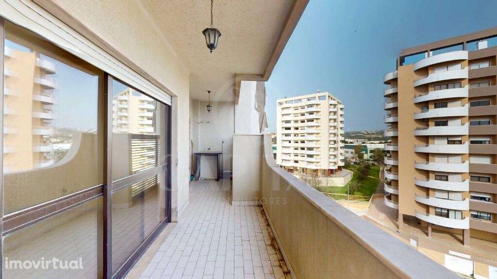 T2 Luminoso com Lareira e Varandas | 6.º Andar com Elevador - Grande imagem: 2/24