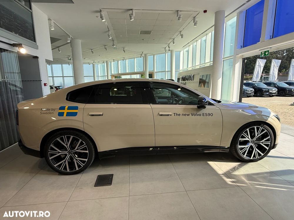 VOLVO Unknown Model 2025 — imagine 8