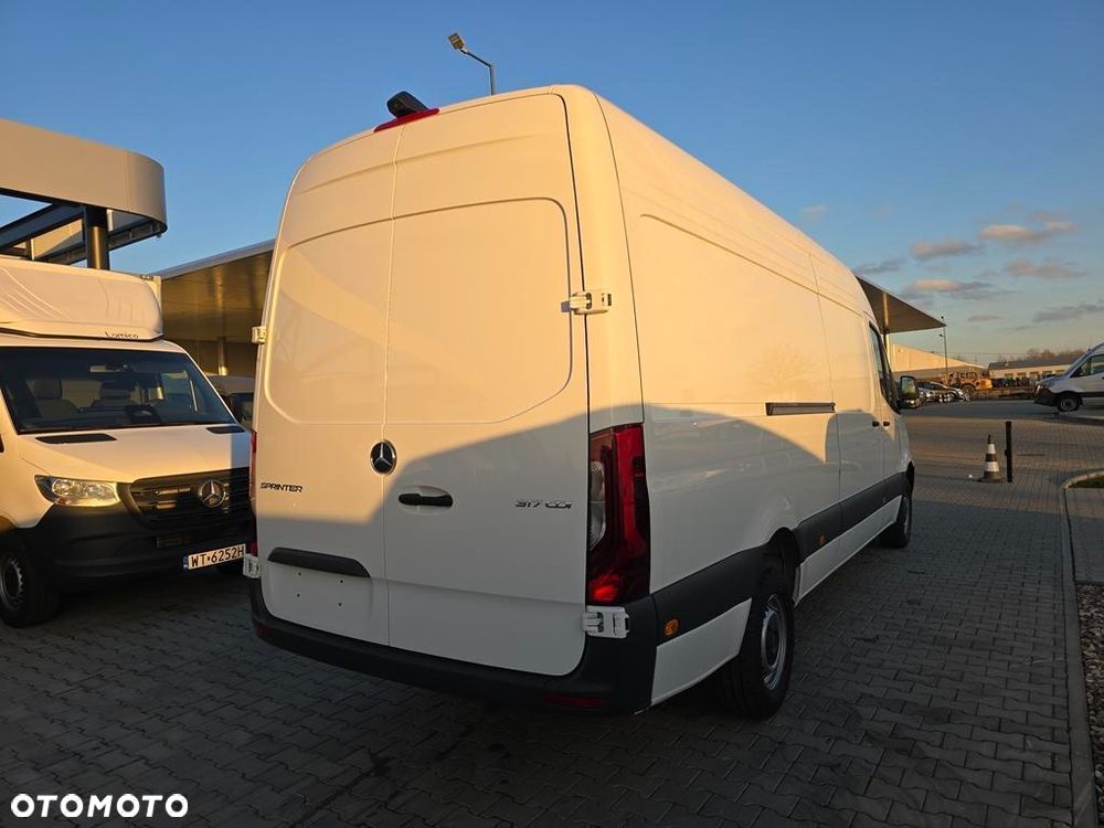 Mercedes-Benz Sprinter 317 CDI Long PRO 9G-Tronic - 8