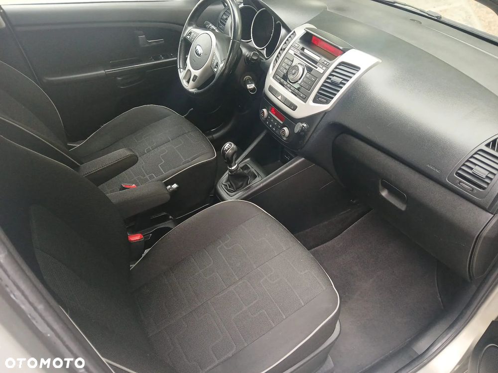 Kia Venga - 13