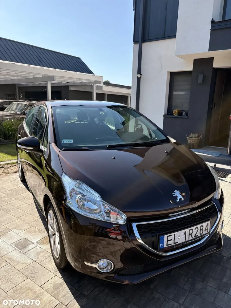 Peugeot 208 2013 photo 3