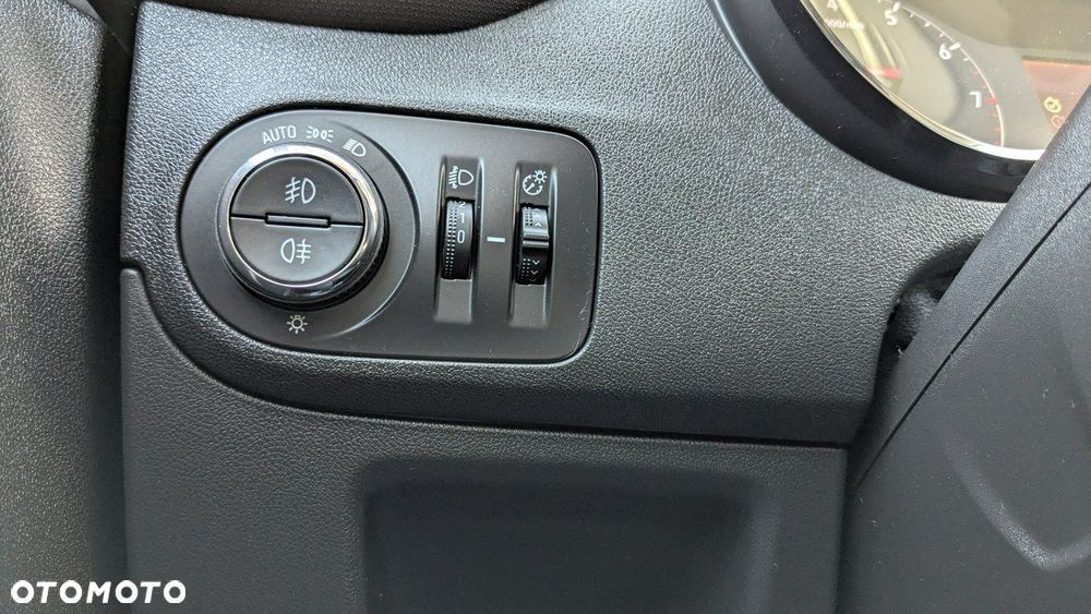 Opel Crossland X - 28